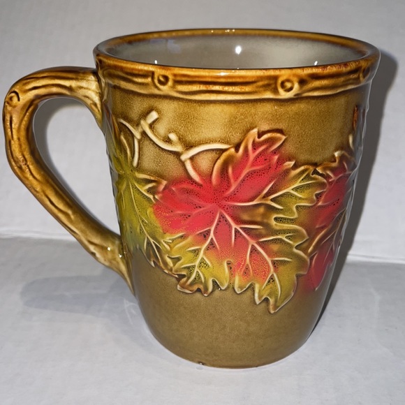 Harvest leaf stoneware mug. 16 oz - Picture 2 of 6
